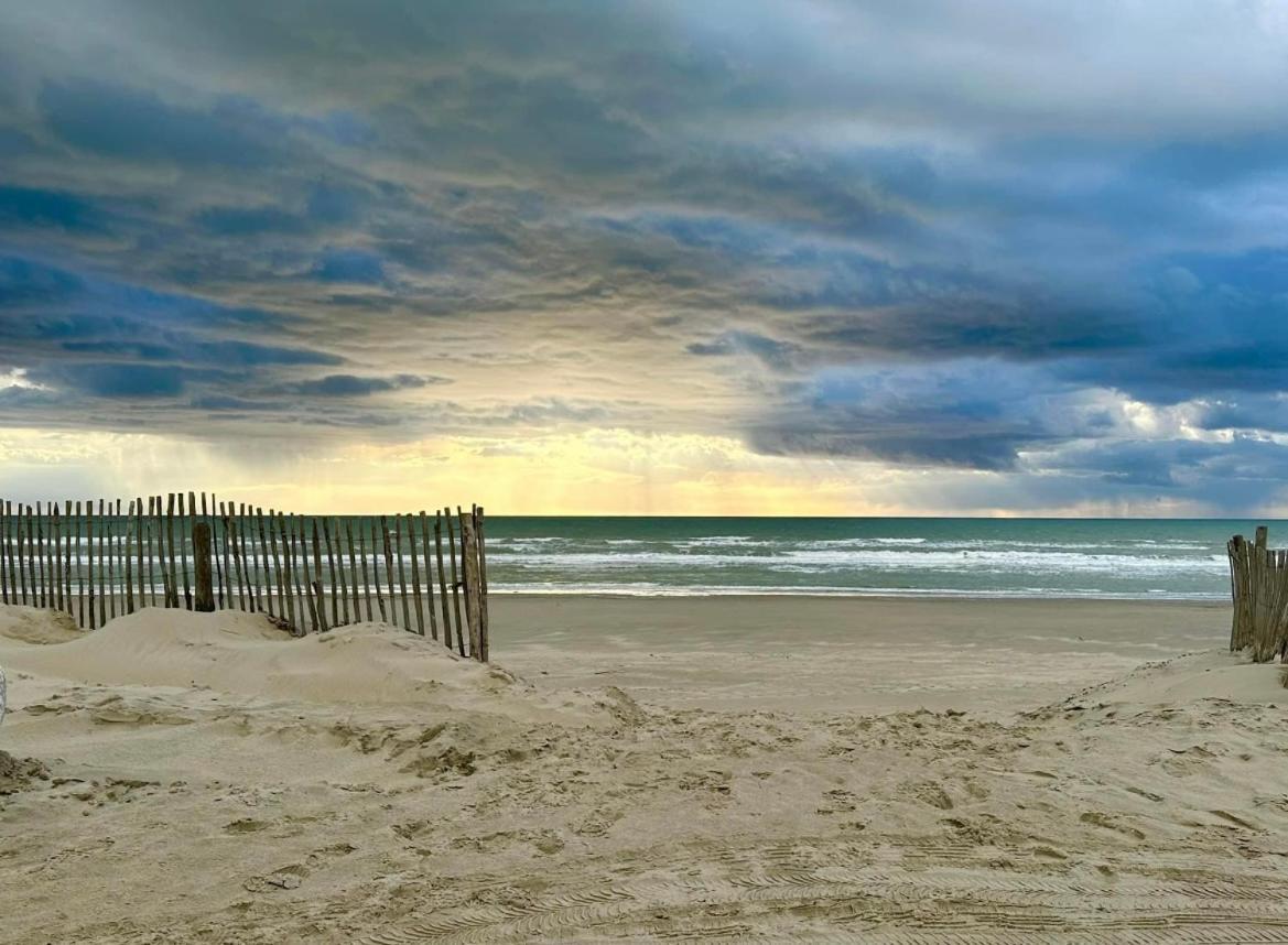 Studio Entre Mer Et Dunes Avec Balcon Vue Laterale Mer 50M Plage Pour 3 Pers Wifi Menage Compris فورت ماهون بلاج المظهر الخارجي الصورة